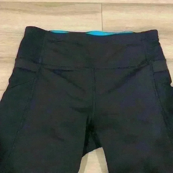 Lululemon leggings size  4 - Picture 3 of 7